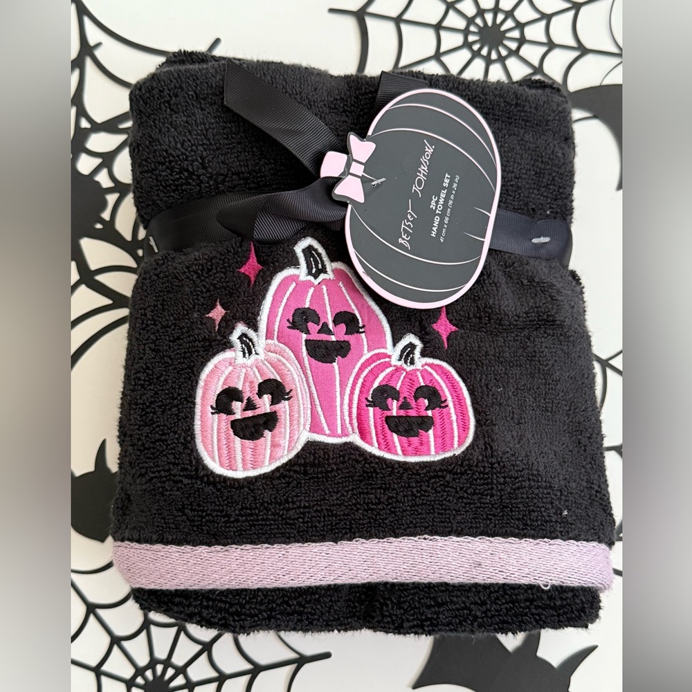 Betsey Johnson Pink Pumpkin Embroidered Towel Set
